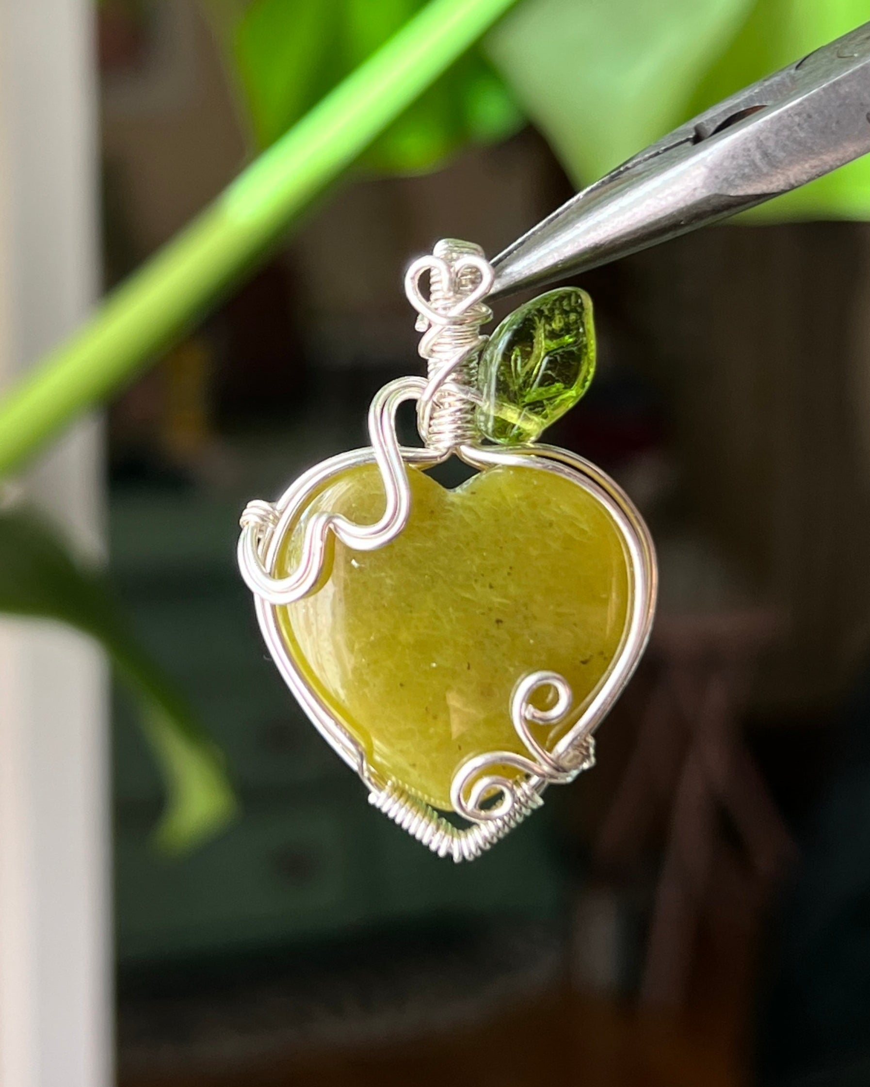 Serpentine Apple Pendant (STERLING SILVER)