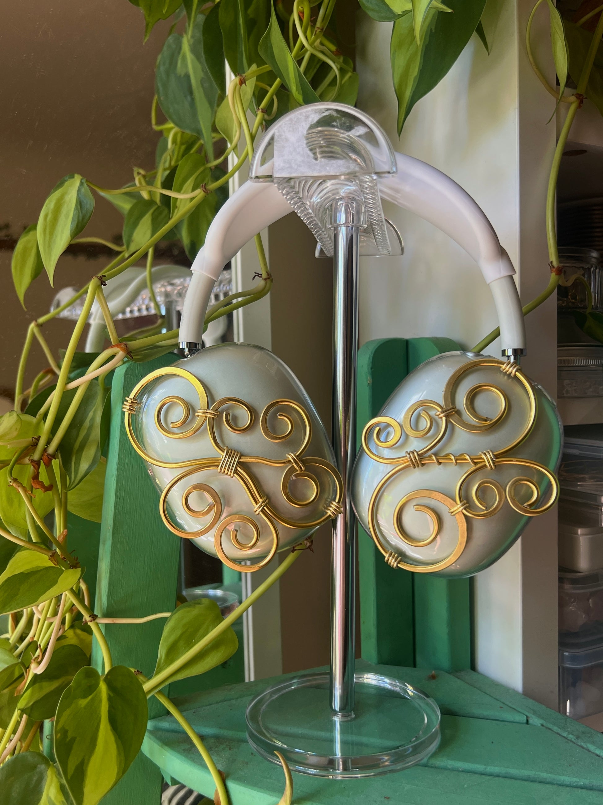 AirPod Max Case - Swirly (Gold)