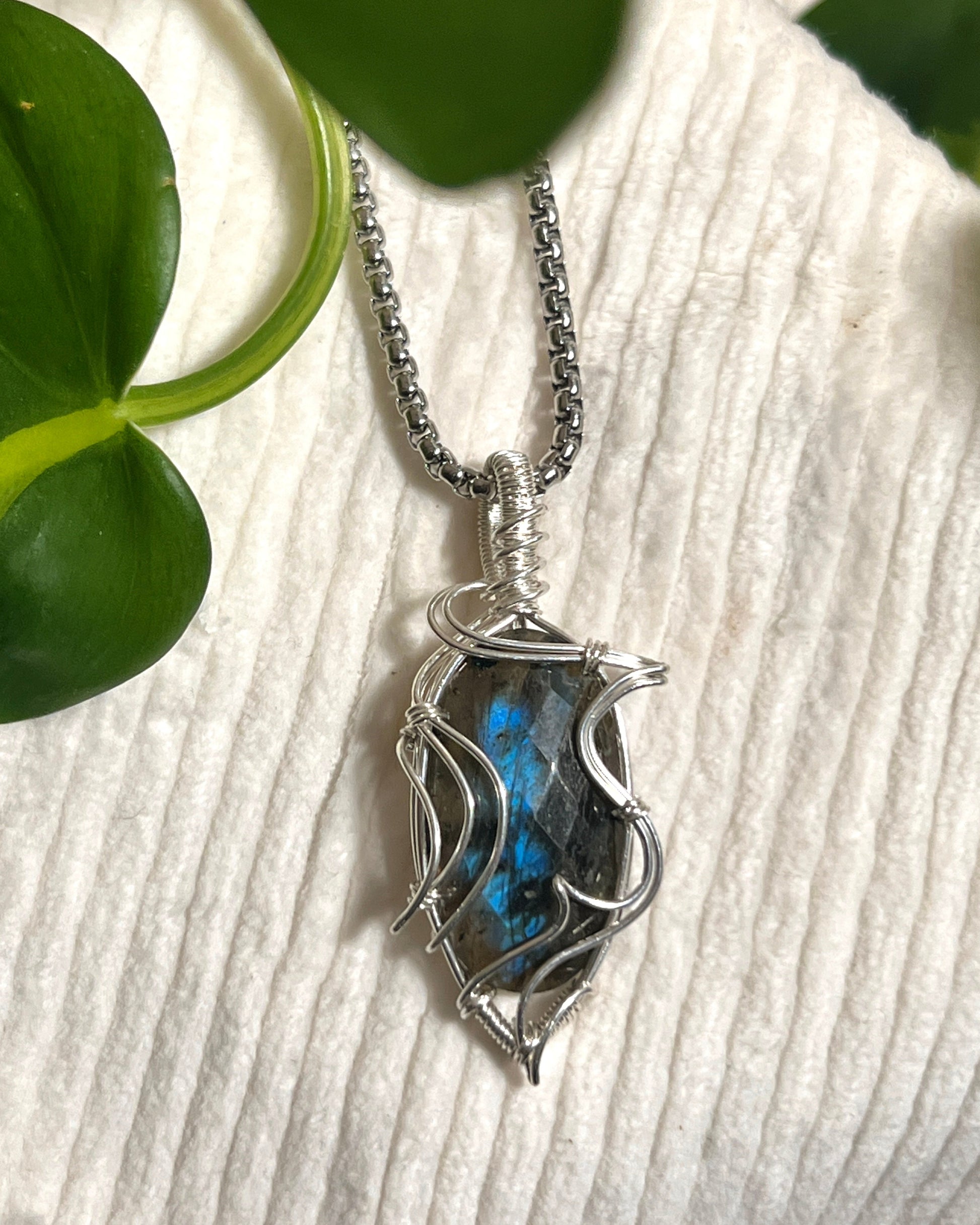 Spiky Labradorite Pendant (STERLING SILVER)