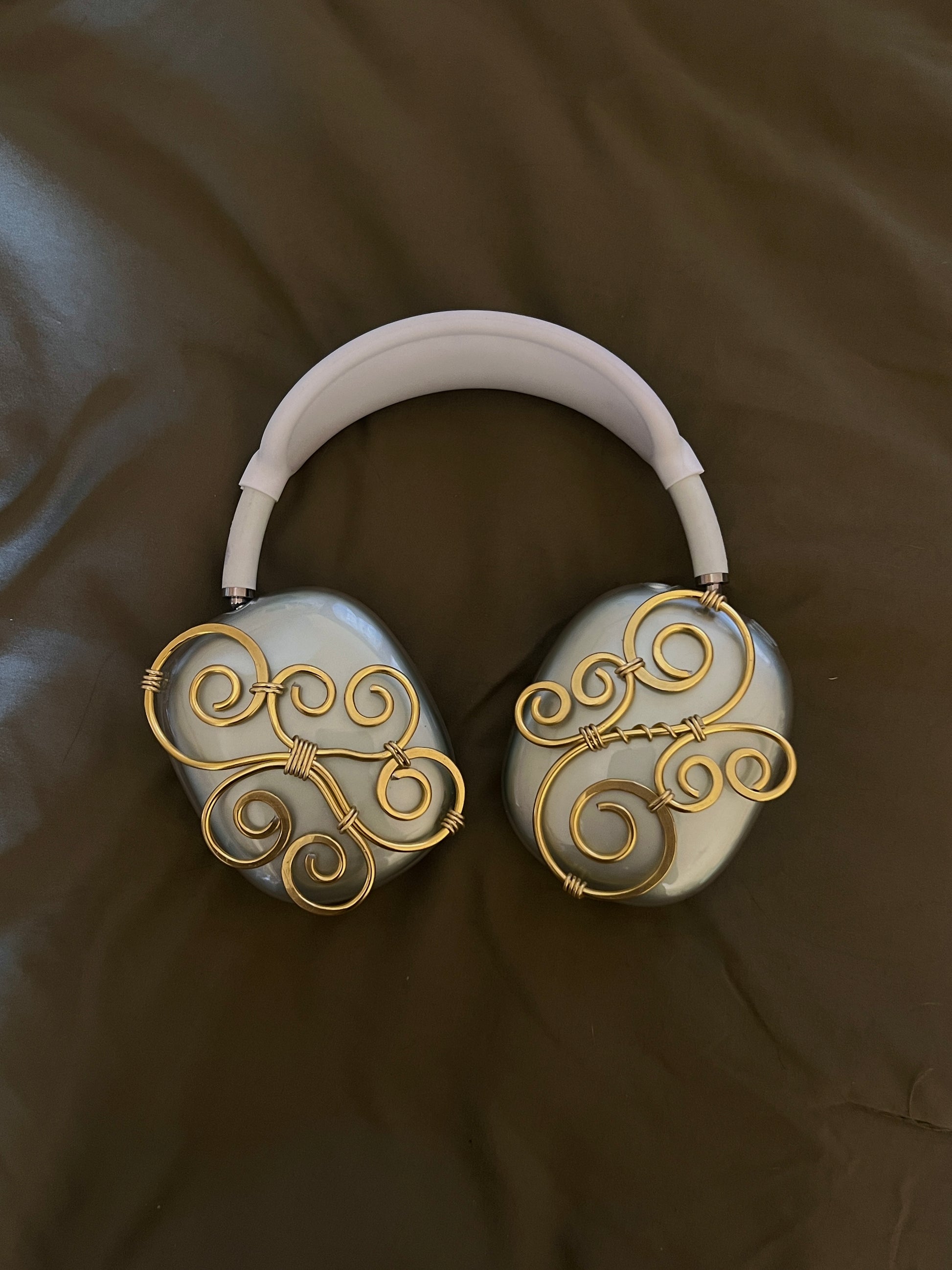 AirPod Max Case - Swirly (Gold)