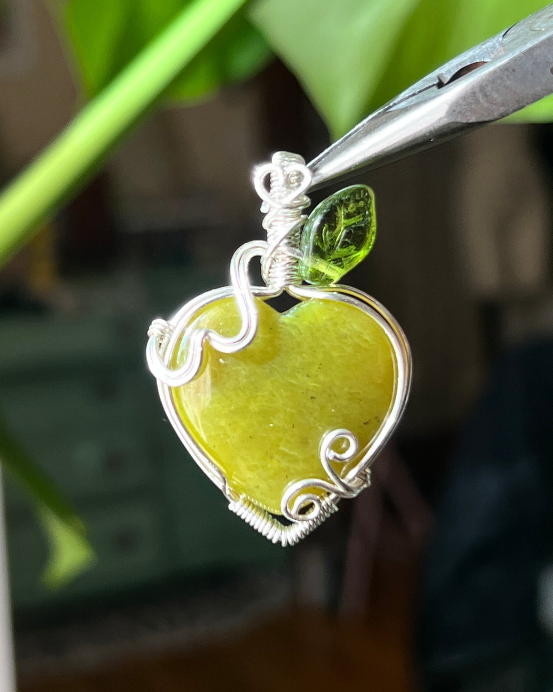 Serpentine Apple Pendant (STERLING SILVER)