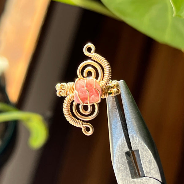 Customize: Swirly Gemstone Rings