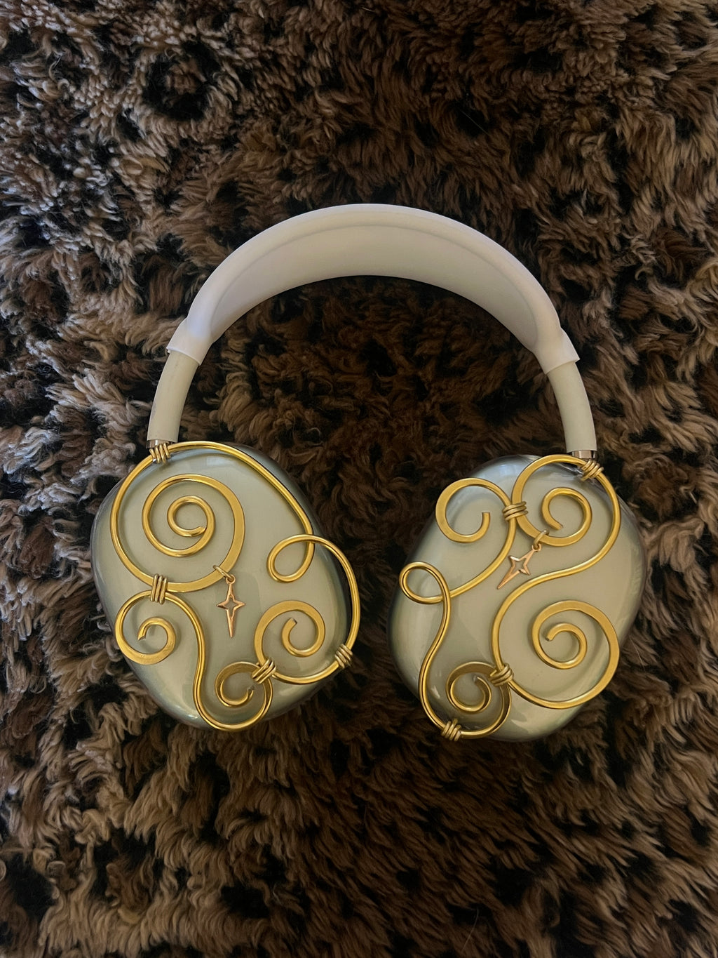AirPod Max Case - Charm (Gold)
