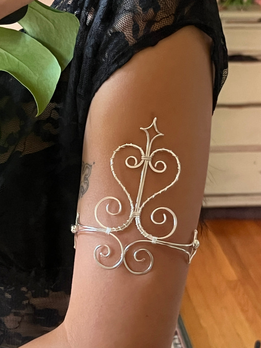 Lover’s Gate Arm Cuff <3
