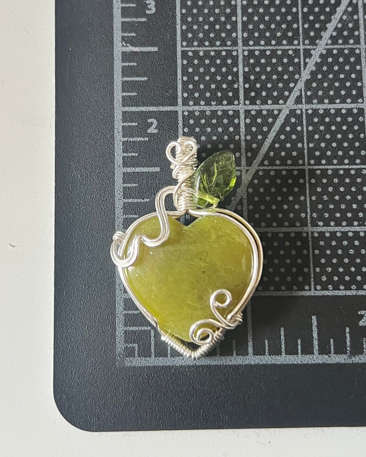 Serpentine Apple Pendant (STERLING SILVER)